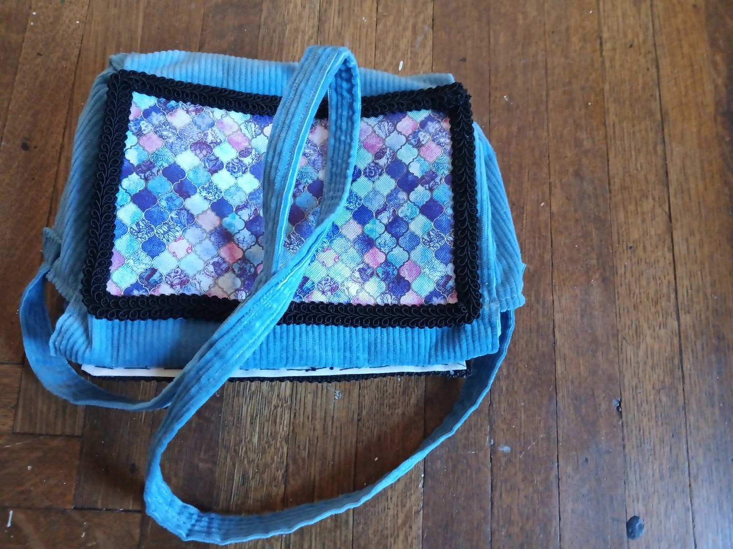 Beautiful Blue Purse With Hints of Purple